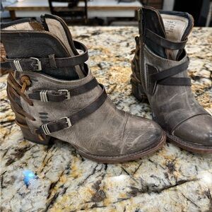 Freebird Booties- Gray